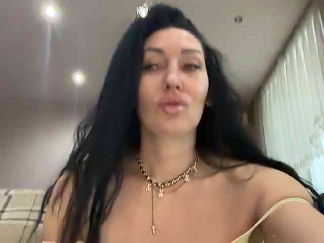 KorolevaQween000 webcam