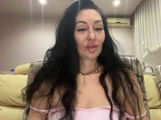 KorolevaQween000 Sex Cam Show