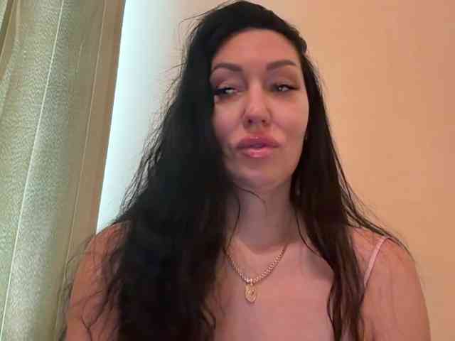 KorolevaQween000 webcam