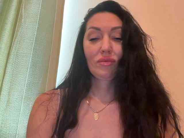 KorolevaQween000 webcam