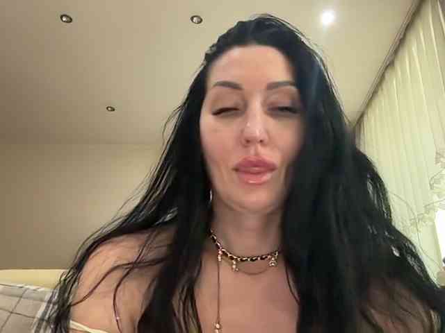 KorolevaQween000 webcam