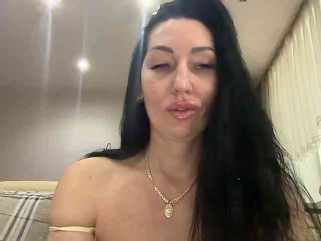 KorolevaQween000 webcam