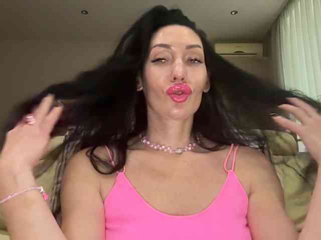KorolevaQween000 webcam