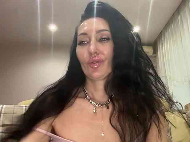 KorolevaQween000 webcam