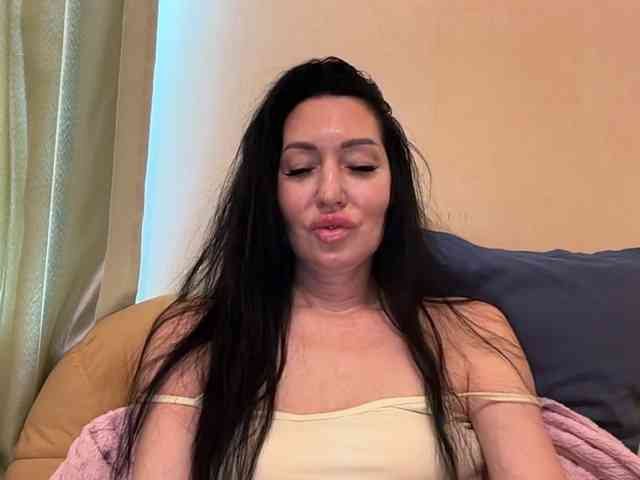 KorolevaQween000 webcam