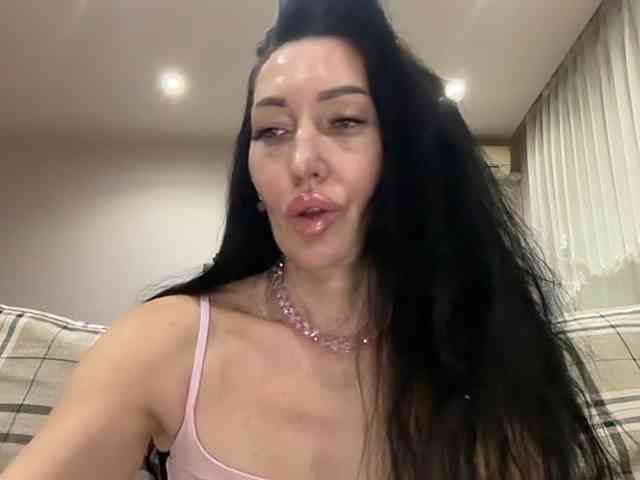 KorolevaQween000 webcam