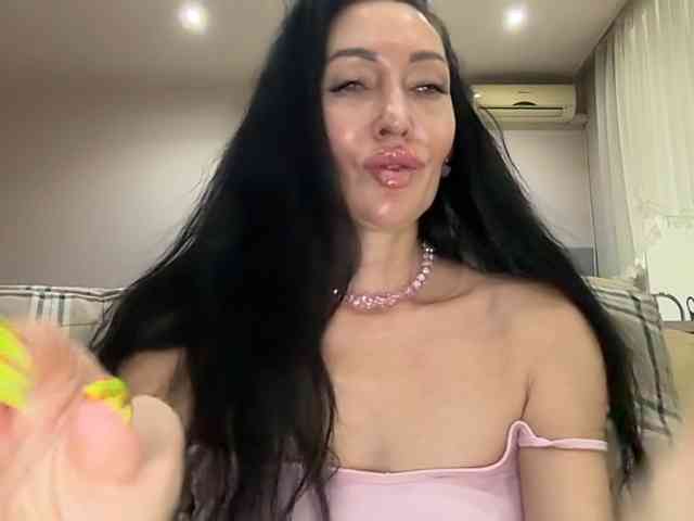 KorolevaQween000 webcam
