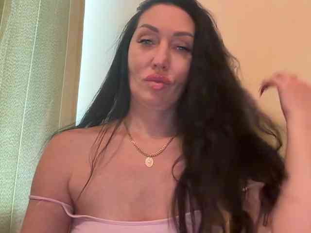 KorolevaQween000 webcam