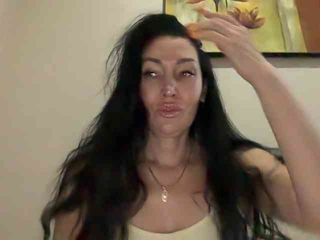 KorolevaQween000 webcam