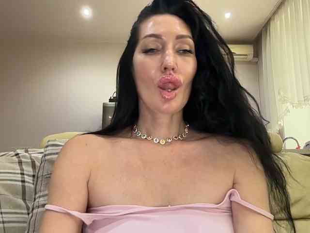 KorolevaQween000 Sex Cam Show