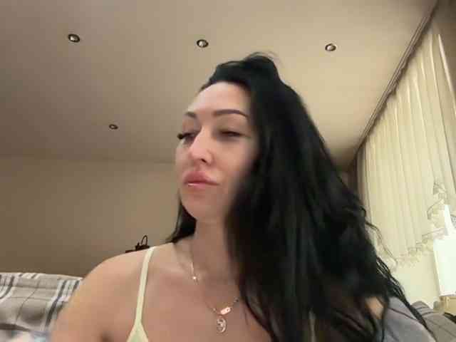 KorolevaQween000 webcam