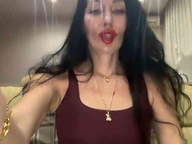 KorolevaQween000 webcam