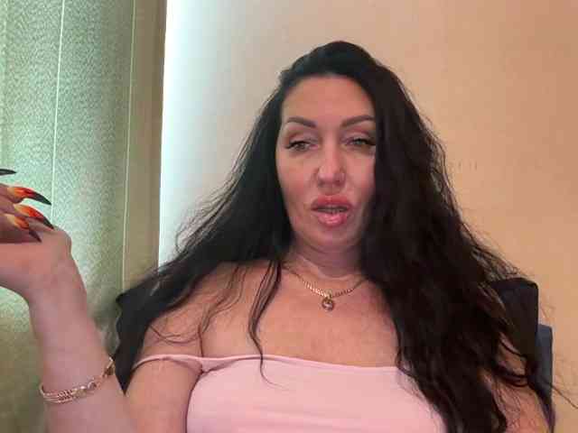 KorolevaQween000 webcam