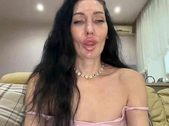 KorolevaQween000 Sex Cam Show