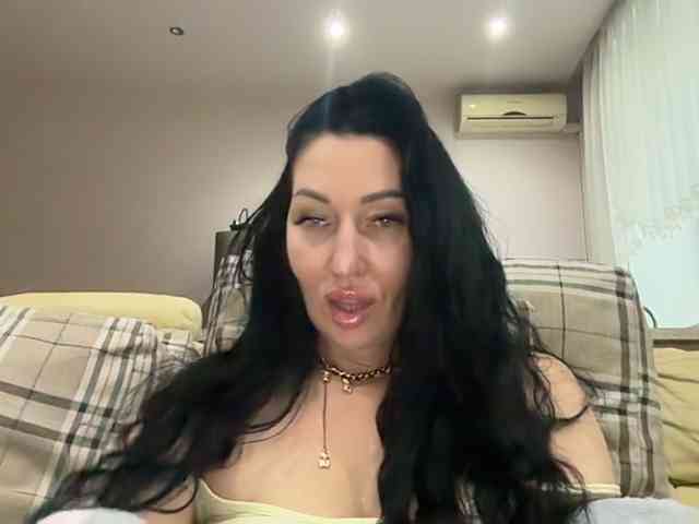 KorolevaQween000 webcam