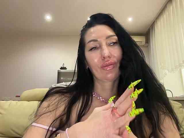 KorolevaQween000 Sex Cam Show