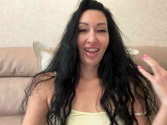 KorolevaQween000 webcam