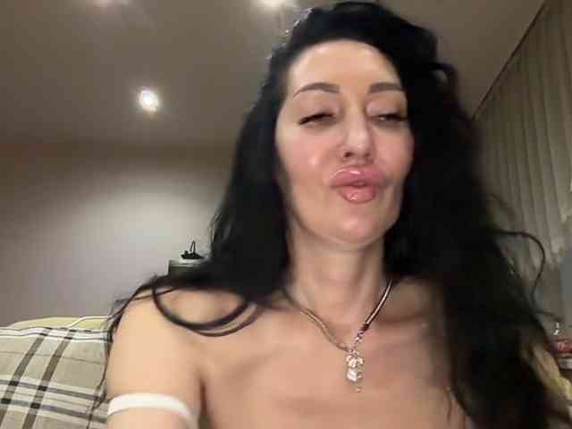 KorolevaQween000 webcam