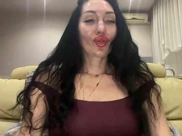 KorolevaQween000 webcam