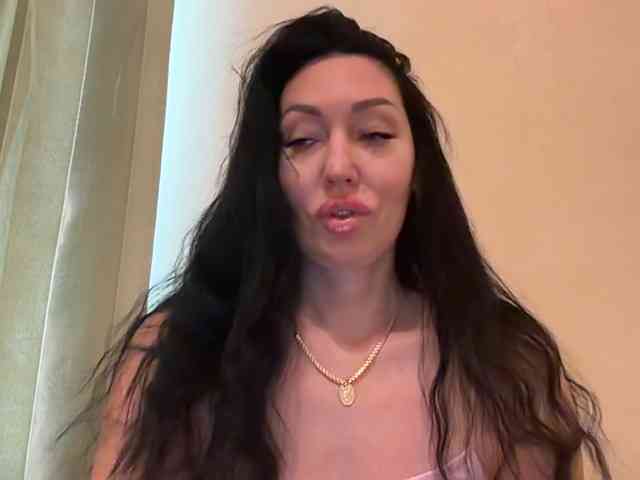 KorolevaQween000 webcam