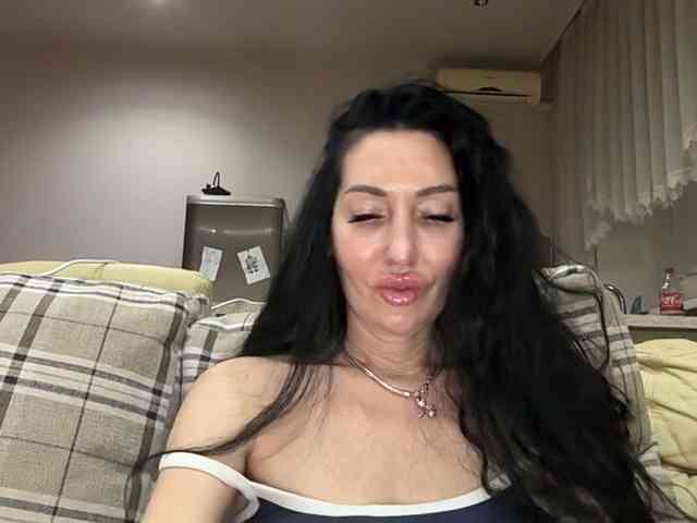KorolevaQween000 webcam