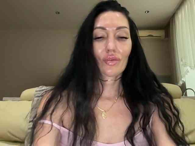 KorolevaQween000 webcam