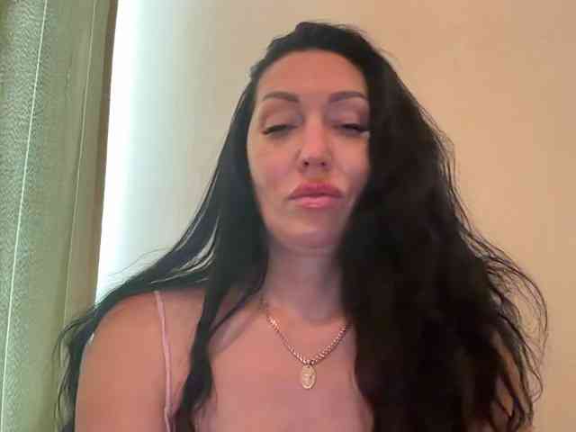 KorolevaQween000 webcam