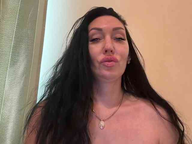 KorolevaQween000 webcam