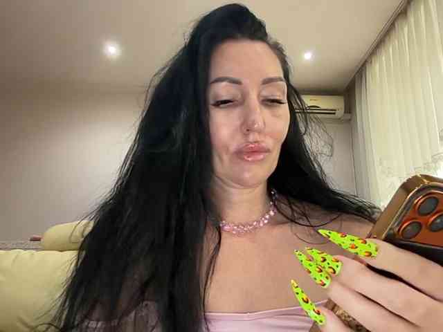 KorolevaQween000 Sex Cam Show