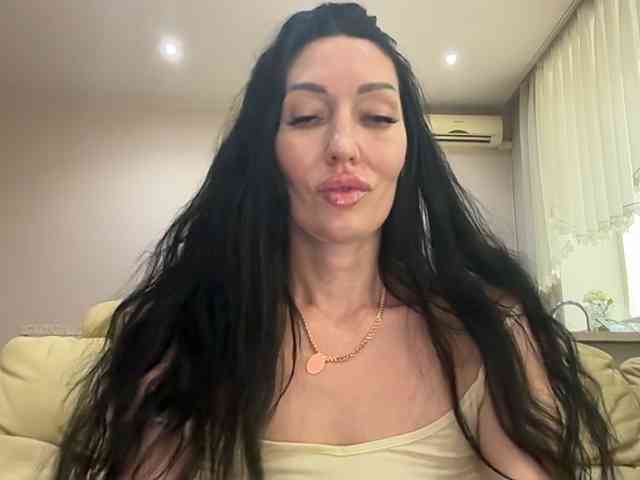 KorolevaQween000 Live Webcam on BongaCams