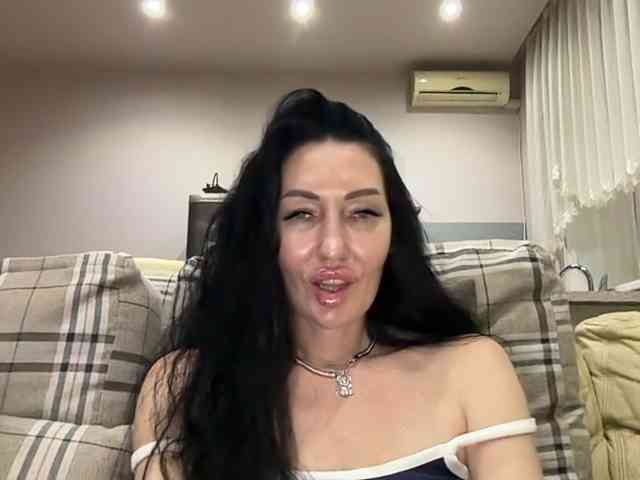 KorolevaQween000 webcam