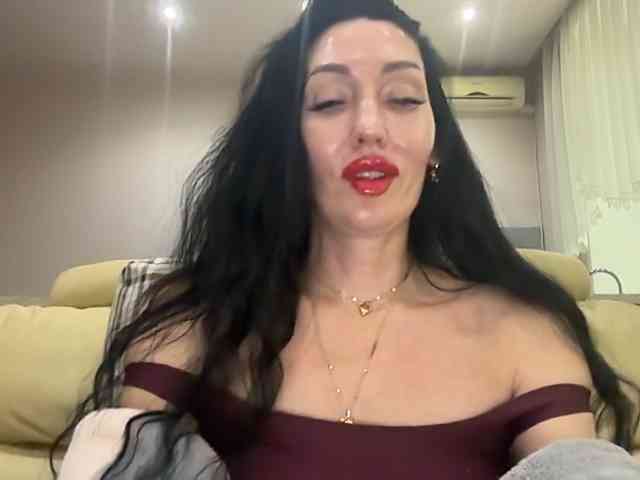 KorolevaQween000 webcam