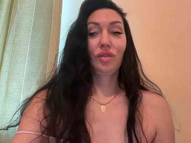 KorolevaQween000 webcam