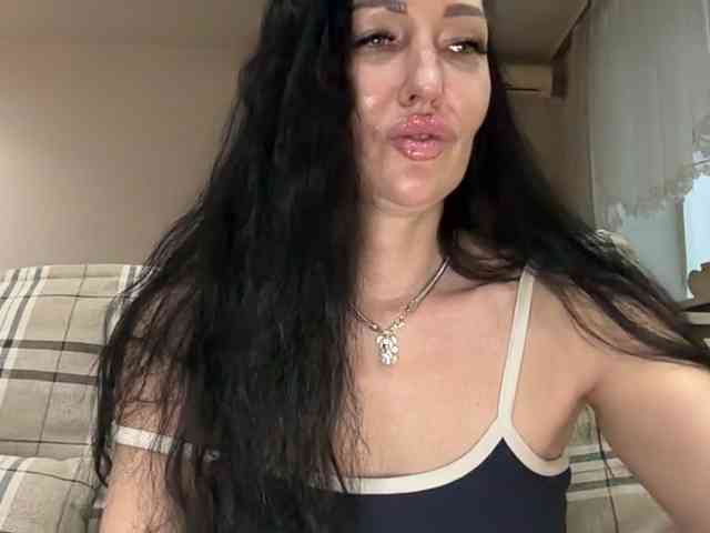 KorolevaQween000 webcam