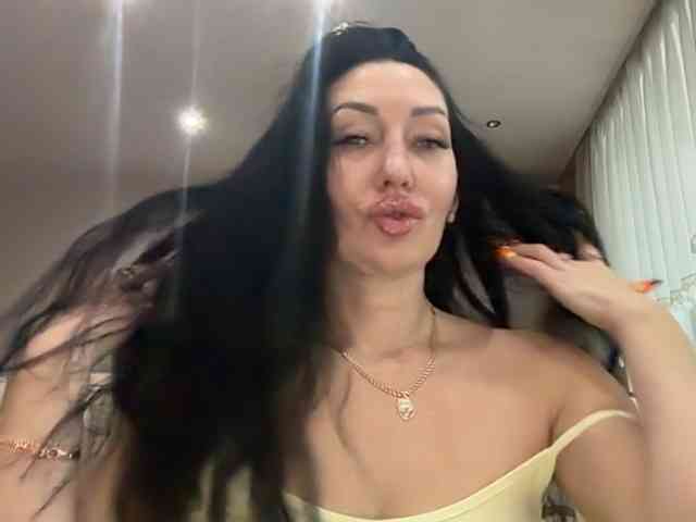 KorolevaQween000 webcam