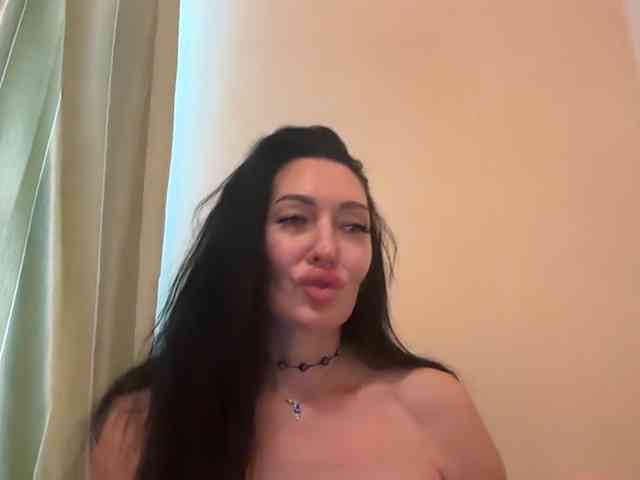 KorolevaQween000 webcam