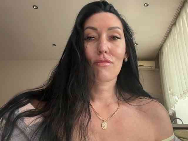 KorolevaQween000 webcam