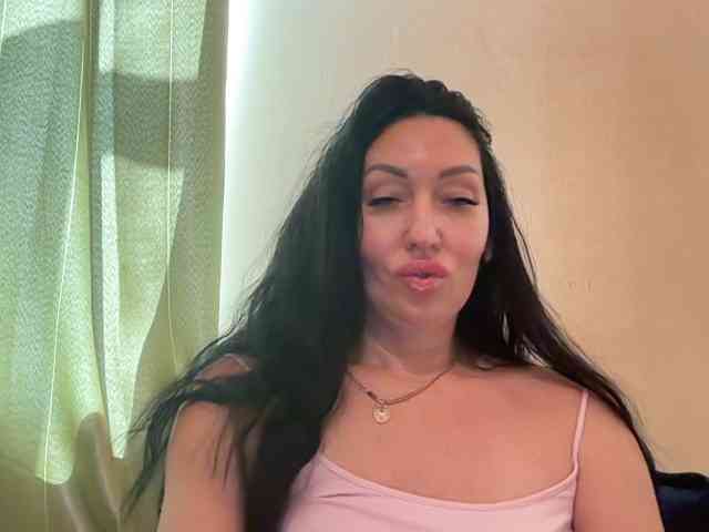 KorolevaQween000 webcam