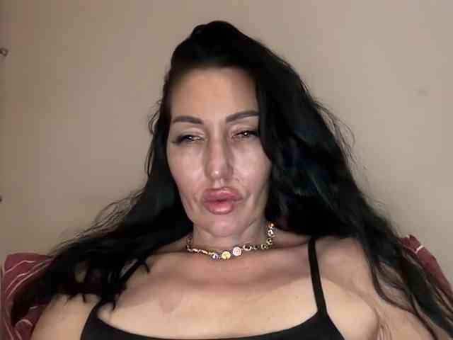 KorolevaQween000 webcam