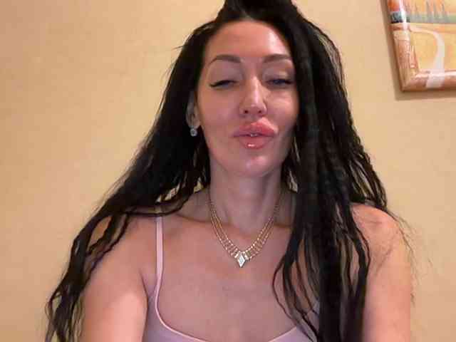 KorolevaQween000 webcam