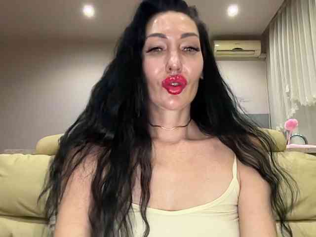 Modelo: KorolevaQween000