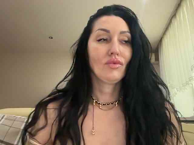 KorolevaQween000 webcam