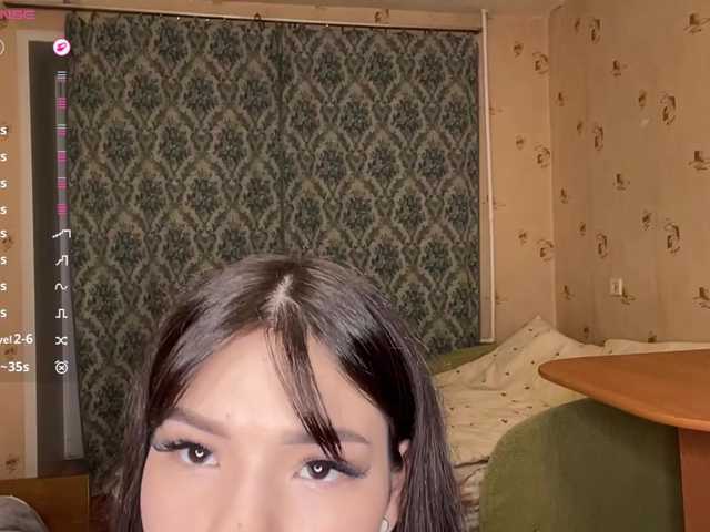 GennyVowels's BongaCams show and profile