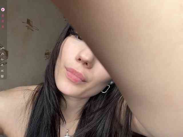 GennyVowels webcam