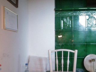 AmanelWhite