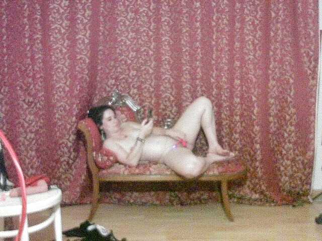 AmanelWhite webcam
