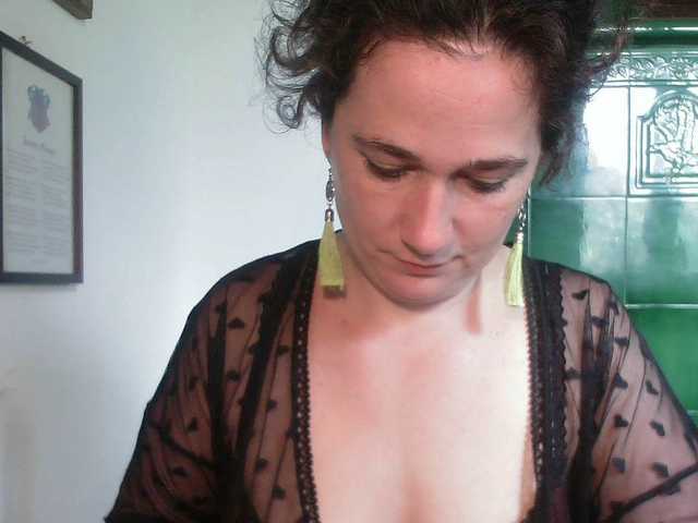 ConsciousKitti live cam on BongaCams