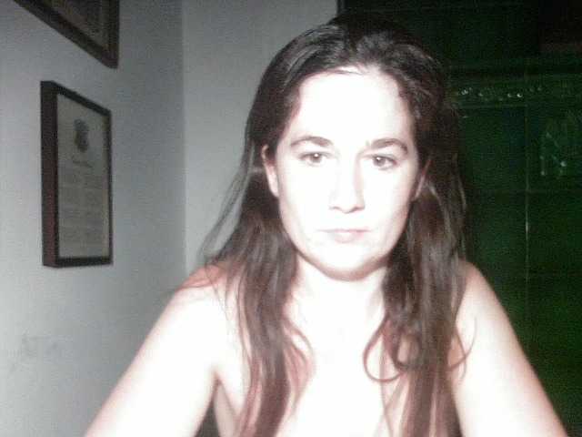 AmanelWhite webcam