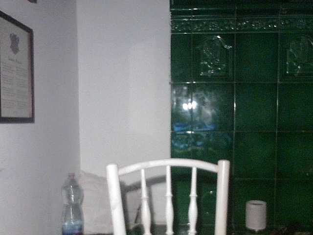 AmanelWhite webcam
