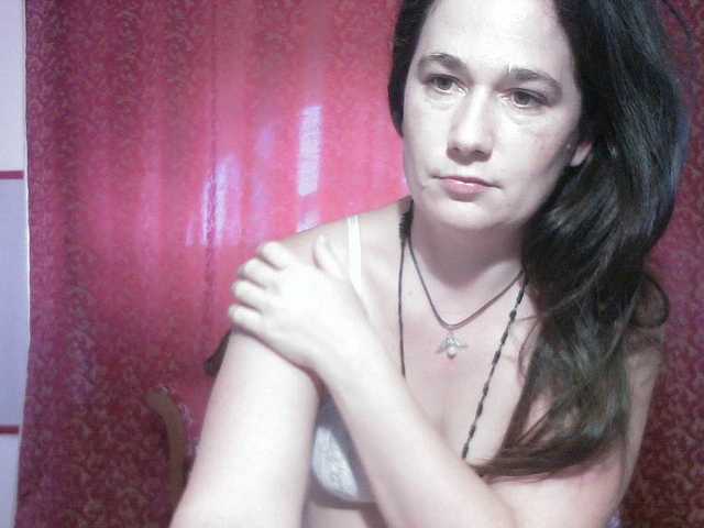 AmanelWhite webcam